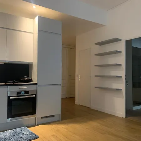 Apartment Two-bed - Saint-lazare Paris